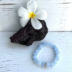Crystal Chalcedony Beaded Bracelet - Blue Mist